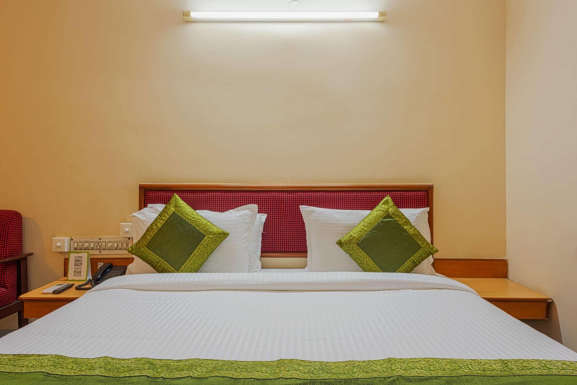 Hotel Saaket Residency Βιζαχαπατνάμ Εξωτερικό φωτογραφία
