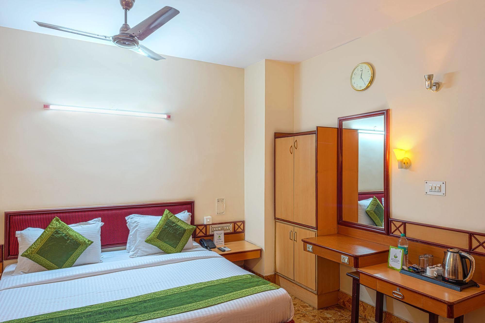 Hotel Saaket Residency Βιζαχαπατνάμ Εξωτερικό φωτογραφία