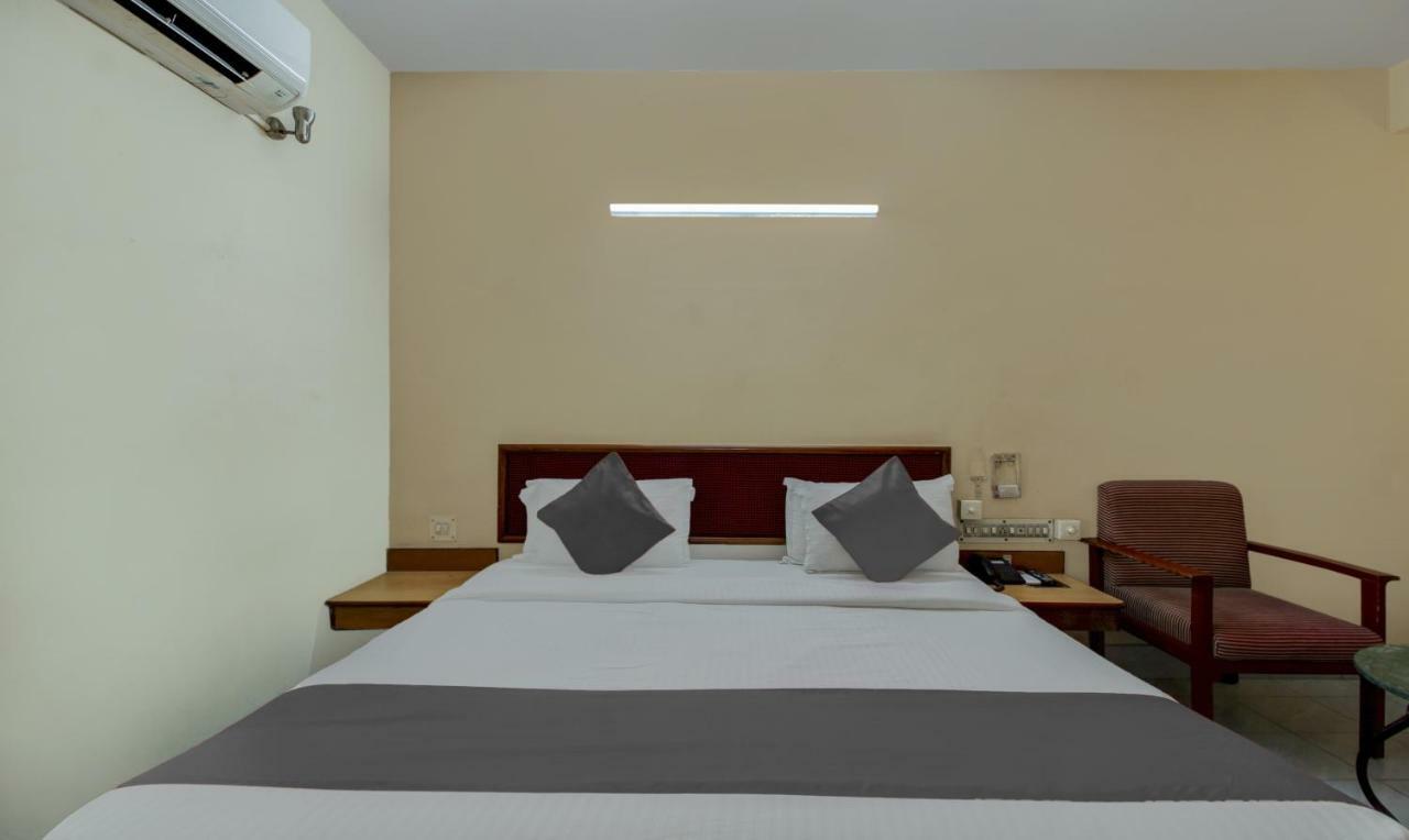 Hotel Saaket Residency Βιζαχαπατνάμ Εξωτερικό φωτογραφία