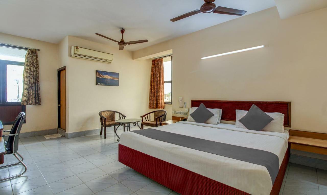 Hotel Saaket Residency Βιζαχαπατνάμ Εξωτερικό φωτογραφία
